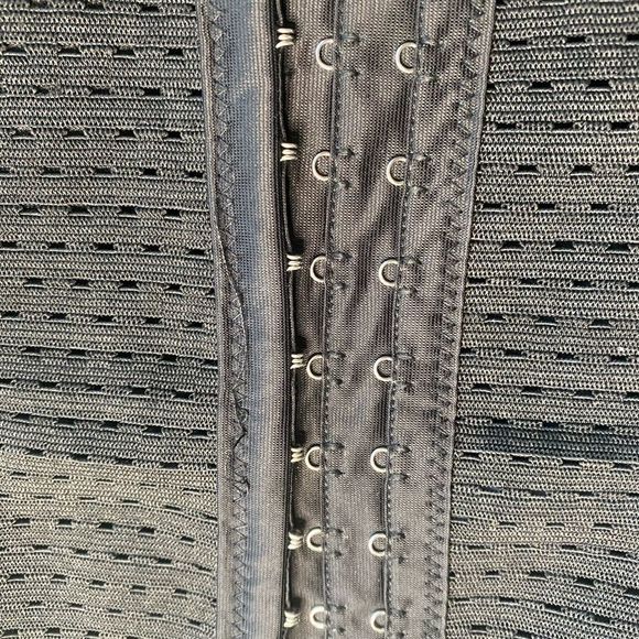 BLACK Women’s Waist Trainer - Picture 2 of 3